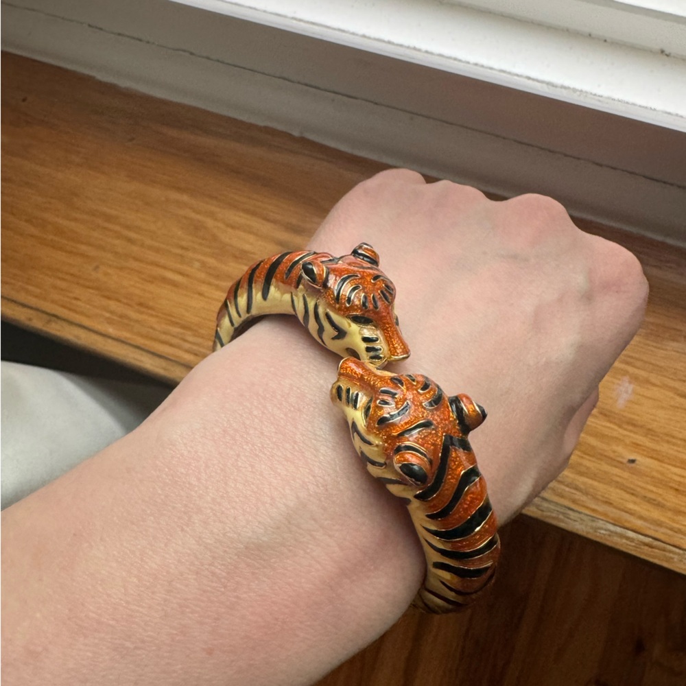 Stretchy badass vintagey tiger bracelet